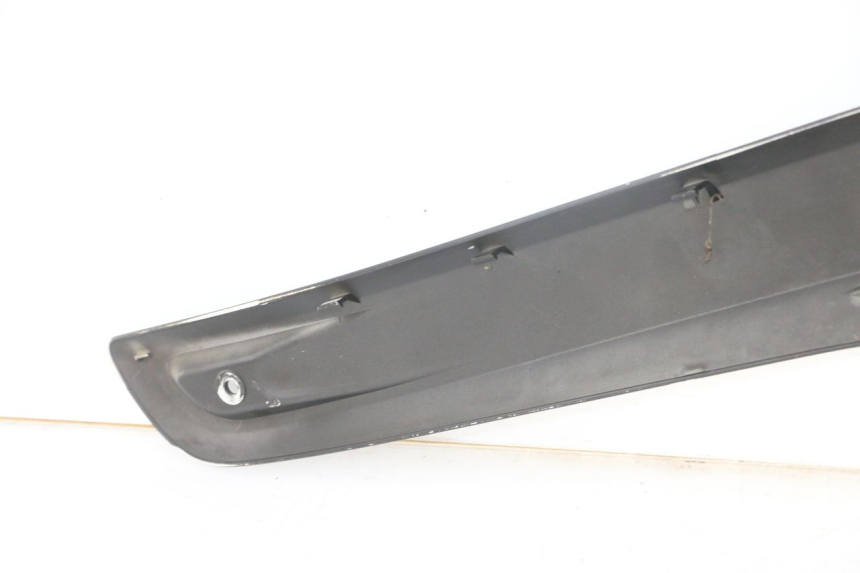 photo de RECHTER SITZBANKDECKEL YAMAHA X-MAX XMAX 125 (2010 - 2014)