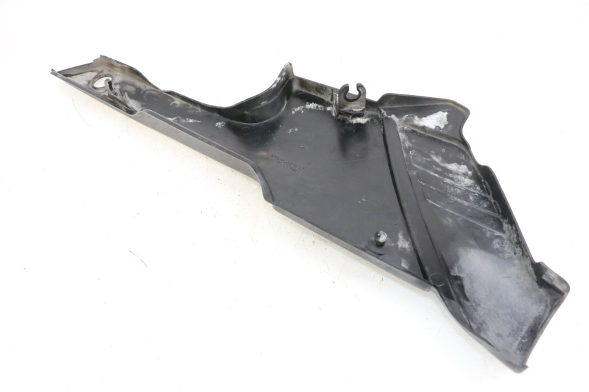 photo de UNTER SITZ VERKLEIDUNG RECHTS YAMAHA XJ F 900 (1983 - 1994)