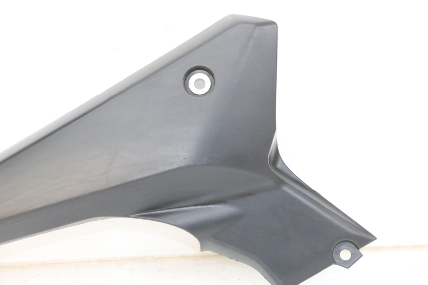 photo de UNTER SITZ VERKLEIDUNG RECHTS YAMAHA XJ6 ABS 600 (2008 - 2016)