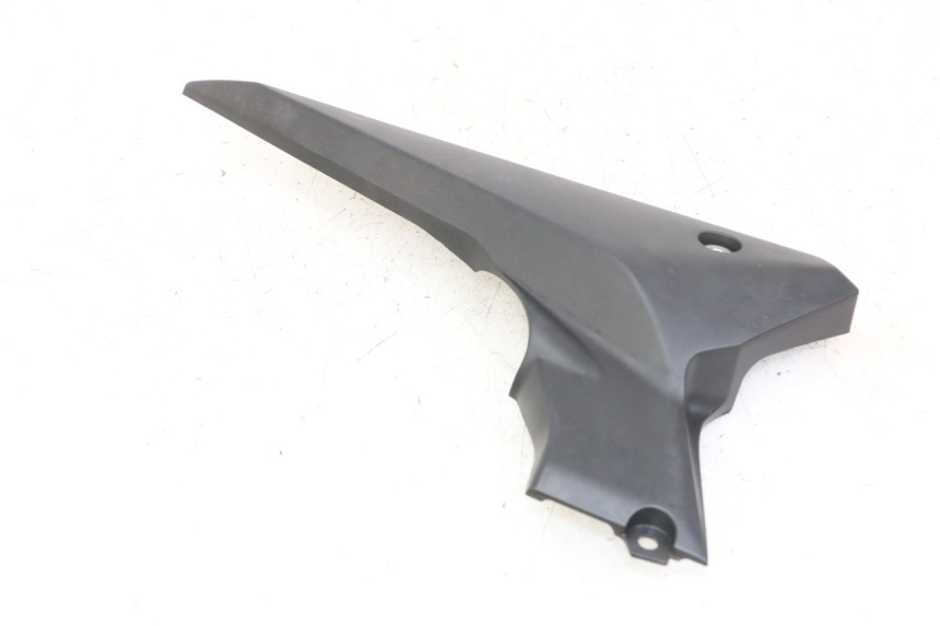 photo de UNTER SITZ VERKLEIDUNG RECHTS YAMAHA XJ6 ABS 600 (2008 - 2016)