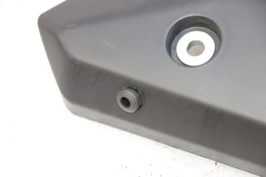 photo de UNTER SITZ VERKLEIDUNG RECHTS YAMAHA XJ6 ABS 600 (2008 - 2016)