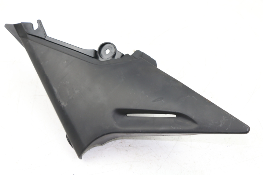 photo de UNTER SITZ VERKLEIDUNG RECHTS YAMAHA XJS DIVERSION 600 (2000 - 2003)