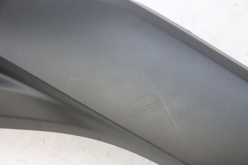 photo de UNTER SITZ VERKLEIDUNG RECHTS YAMAHA XMAX X-MAX 125 (2021 - 2025)
