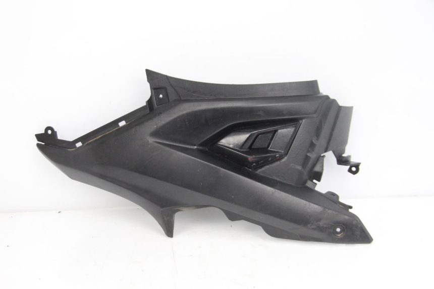 photo de UNTER SITZ VERKLEIDUNG RECHTS YAMAHA AEROX NAKED 2T 50 (2013 - 2017)