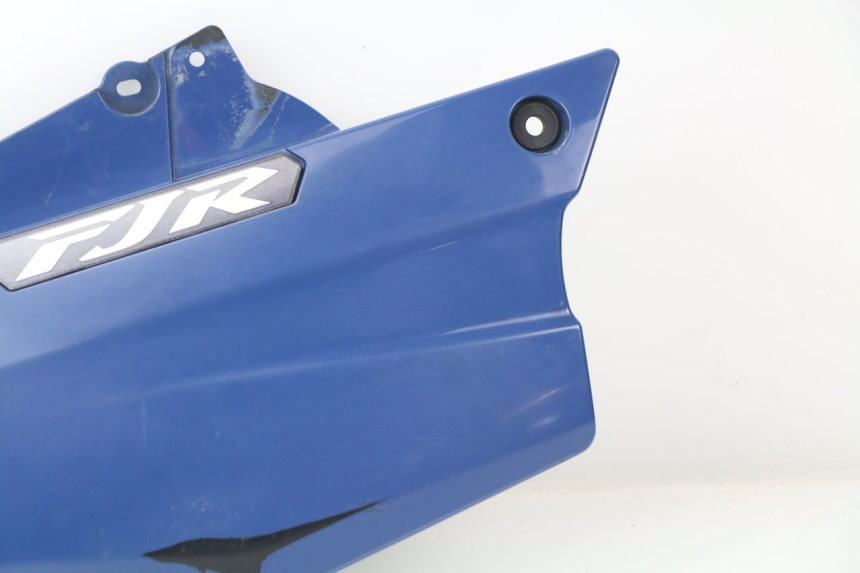 photo de UNTER SITZ VERKLEIDUNG RECHTS YAMAHA FJR ABS 1300 (2006 - 2012)