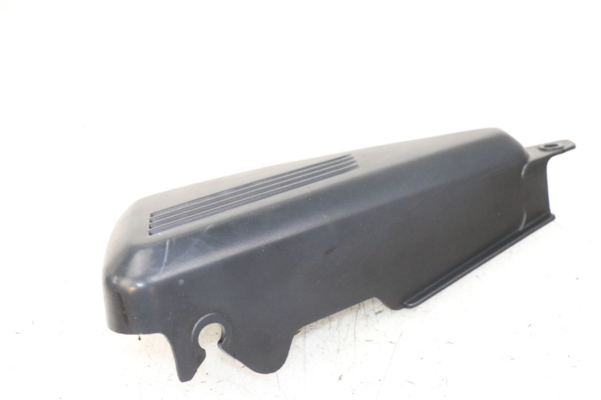 photo de UNTER SITZ VERKLEIDUNG RECHTS YAMAHA FZS FAZER 600 (2001 - 2003)