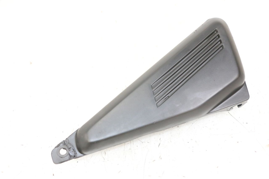 photo de UNTER SITZ VERKLEIDUNG RECHTS YAMAHA FZS FAZER 600 (2001 - 2003)