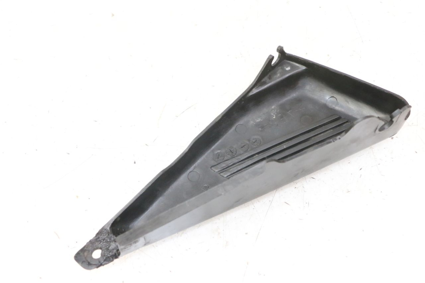 photo de UNTER SITZ VERKLEIDUNG RECHTS YAMAHA FZS FAZER 600 (2001 - 2003)