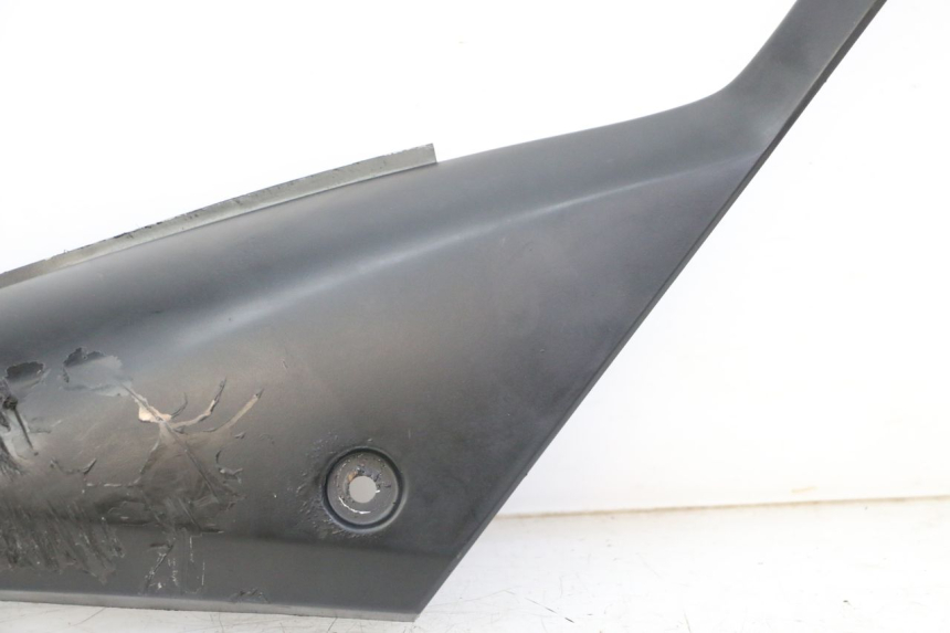 photo de UNTER SITZ VERKLEIDUNG RECHTS YAMAHA TZR 50 (2008 - 2016)