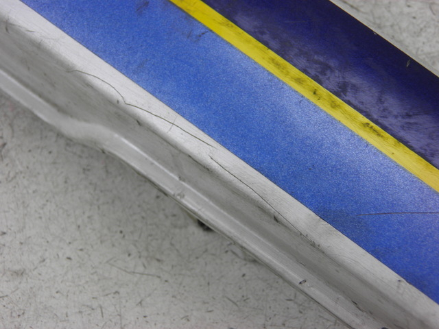 photo de UNTER SITZ VERKLEIDUNG RECHTS YAMAHA XJ F 900 (1983 - 1994)