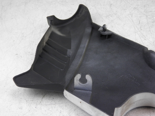 photo de UNTER SITZ VERKLEIDUNG RECHTS YAMAHA XJ F 900 (1983 - 1994)