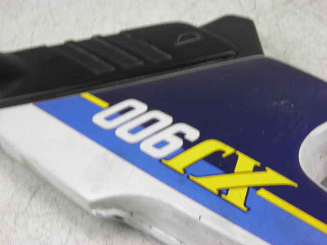 photo de UNTER SITZ VERKLEIDUNG RECHTS YAMAHA XJ F 900 (1983 - 1994)