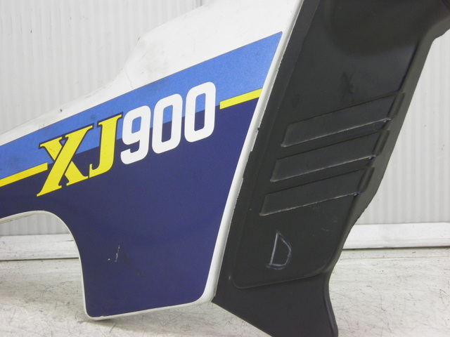 photo de UNTER SITZ VERKLEIDUNG RECHTS YAMAHA XJ F 900 (1983 - 1994)