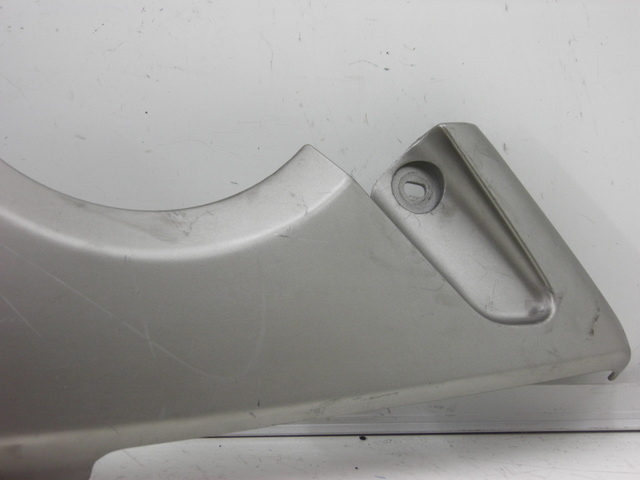 photo de UNTER SITZ VERKLEIDUNG RECHTS YAMAHA XP T-MAX TMAX 500 (2004 - 2007)