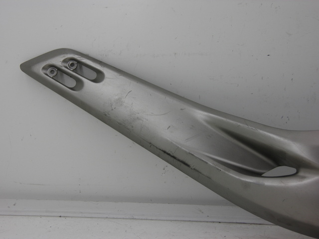 photo de UNTER SITZ VERKLEIDUNG RECHTS YAMAHA XP T-MAX TMAX 500 (2004 - 2007)