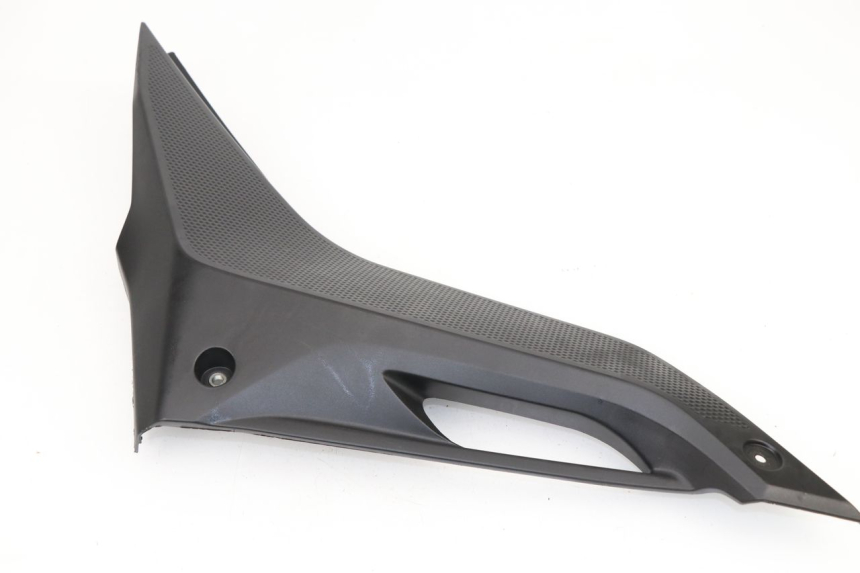 photo de UNTER SITZ VERKLEIDUNG RECHTS YAMAHA YZF R 125 (2008 - 2013)