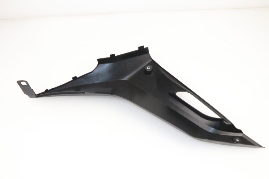 photo de UNTER SITZ VERKLEIDUNG RECHTS YAMAHA YZF R 125 (2008 - 2013)