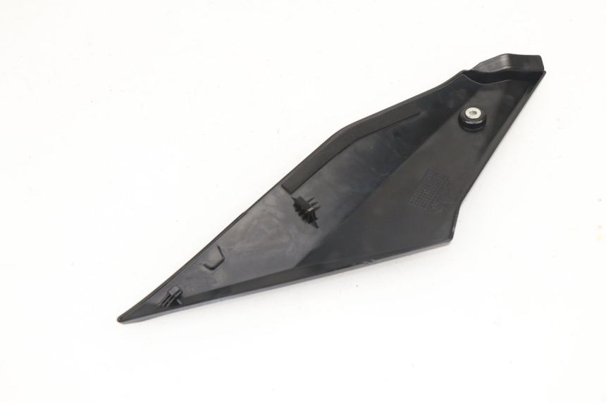 photo de UNTER SITZ VERKLEIDUNG RECHTS YAMAHA YZF R1M R1 M 1000 (2015 - 2020)