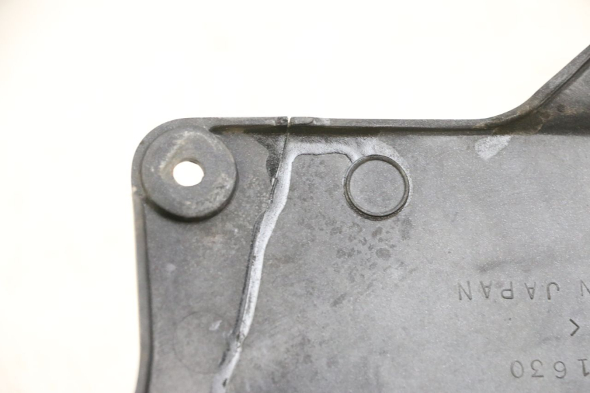 photo de UNTER SITZ VERKLEIDUNG RECHTS KAWASAKI ZR 7 750 (1999 - 2001) - Charakteristische Merkmale