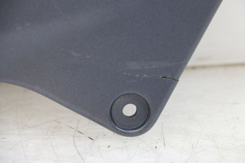 photo de UNTER SITZ VERKLEIDUNG RECHTS KAWASAKI ZR 7 750 (1999 - 2001) - Detaillierte Sichtprüfung