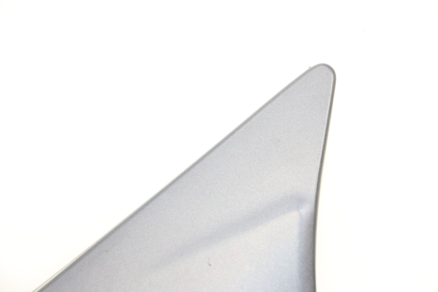 photo de UNTER SITZ VERKLEIDUNG RECHTS KAWASAKI ZR 7 750 (1999 - 2001) - Fokus auf die Struktur