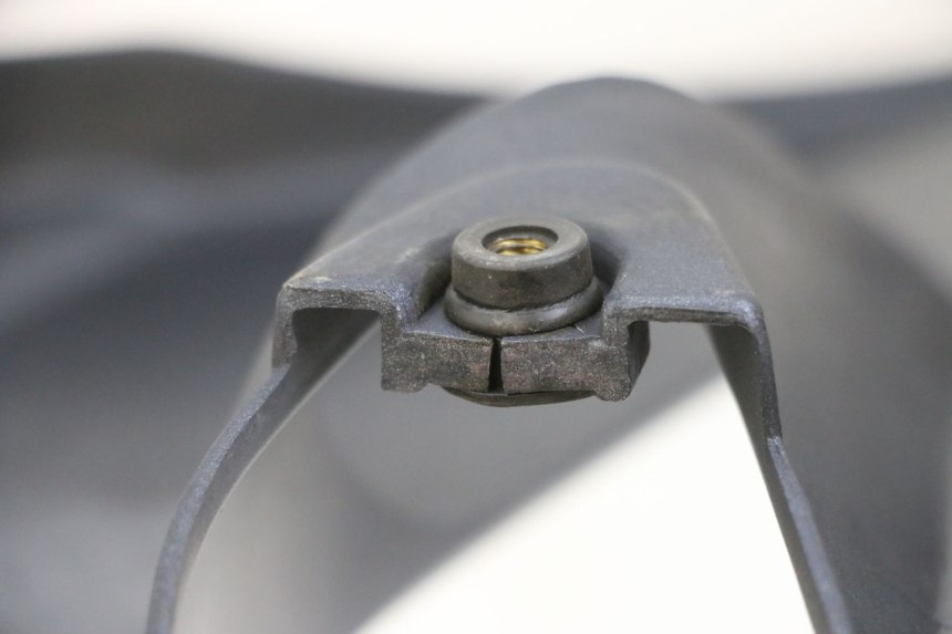 photo de UNTER SITZ VERKLEIDUNG RECHTS KAWASAKI ZR 7 750 (1999 - 2001) - Kennzeichnungen und Originalreferenzen