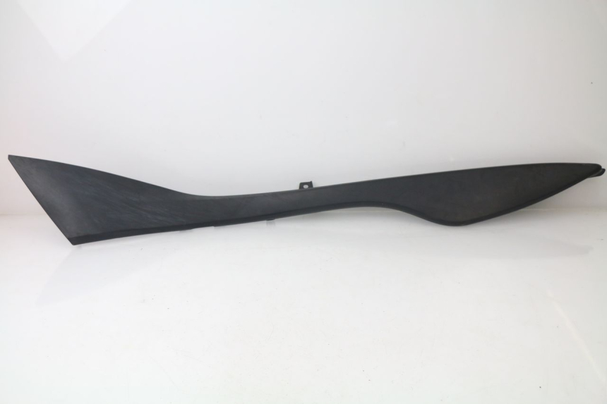 photo de UNTER SITZ VERKLEIDUNG LINKS SUZUKI AN BURGMAN 400 (2006 - 2010)