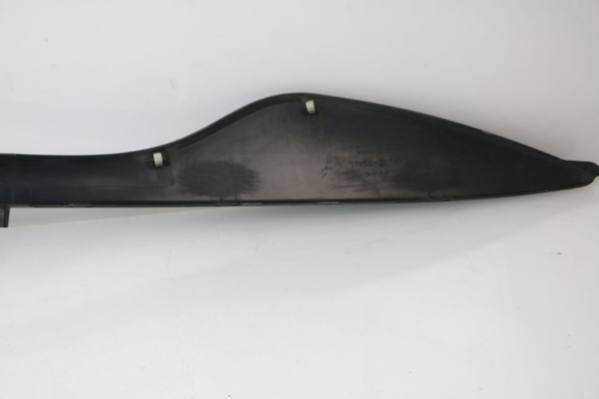 photo de UNTER SITZ VERKLEIDUNG LINKS SUZUKI AN BURGMAN 400 (2006 - 2010)