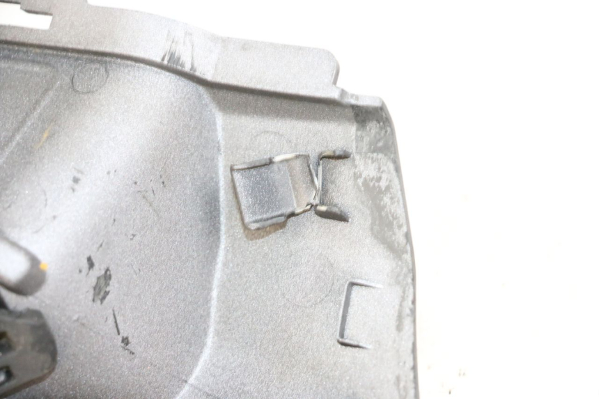 photo de UNTER SITZ VERKLEIDUNG LINKS SUZUKI BURGMAN 650 (2013 - 2020)