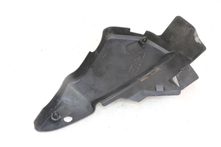 photo de LINKS UNTER DEM LINKEN SITZ HONDA CBF 500 (2004 - 2007)