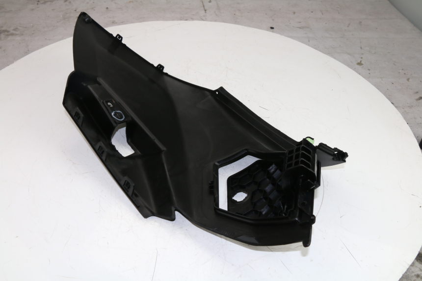 photo de LINKS UNTER DEM LINKEN SITZ PEUGEOT CITYSTAR 125 (2011 - 2017)