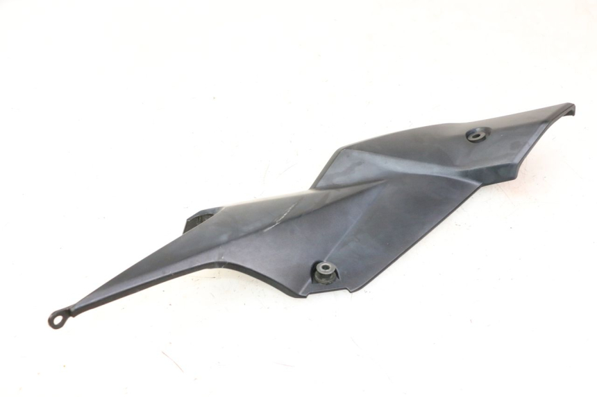 photo de UNTER SITZ VERKLEIDUNG LINKS SUZUKI GSR 750 (2011 - 2017)