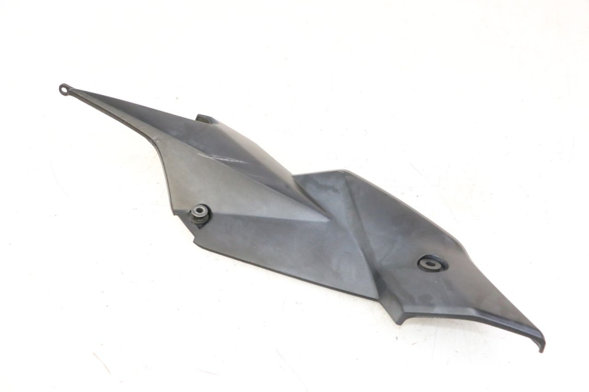 photo de UNTER SITZ VERKLEIDUNG LINKS SUZUKI GSR 750 (2011 - 2017)