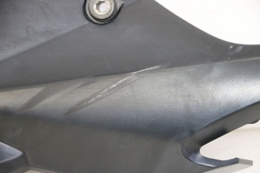 photo de UNTER SITZ VERKLEIDUNG LINKS SUZUKI GSR 750 (2011 - 2017)