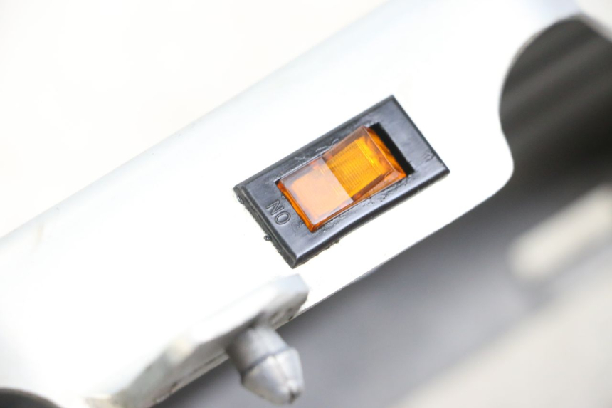 photo de UNTER SITZ VERKLEIDUNG LINKS SUZUKI GSX E 250 (1982 - 1983)