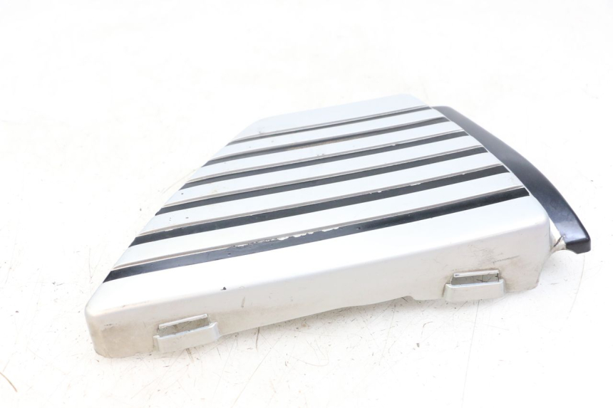 photo de UNTER SITZ VERKLEIDUNG LINKS SUZUKI GSX E 250 (1982 - 1983)