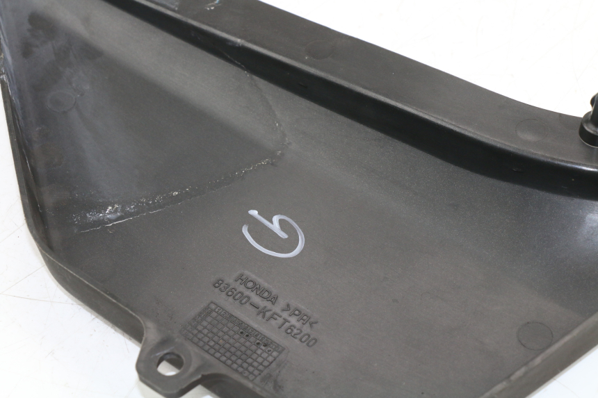 photo de UNTER SITZ VERKLEIDUNG LINKS HONDA CLR CITYFLY 125 (1998 - 2003)