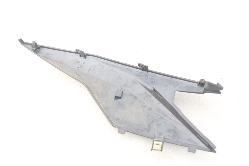 photo de UNTER SITZ VERKLEIDUNG LINKS SYM JET 4 4T 50 (2018 - 2021)