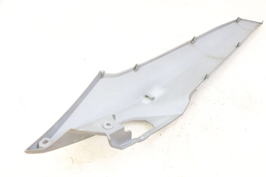 photo de UNTER SITZ VERKLEIDUNG LINKS SYM JOYMAX 125 (2010 - 2017)