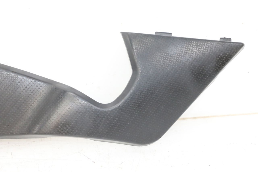photo de UNTER SITZ VERKLEIDUNG LINKS KYMCO K-PW K-PIPE 50 (2012 - 2017)