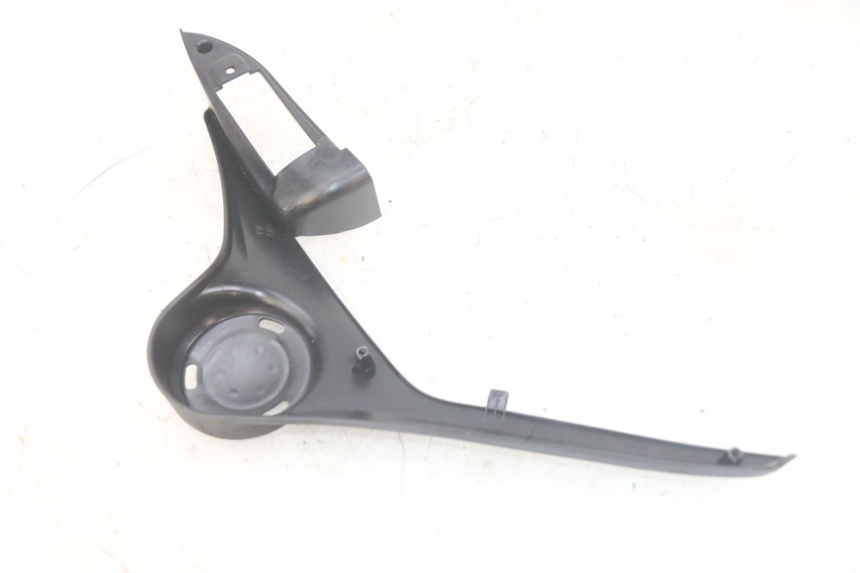 photo de UNTER SITZ VERKLEIDUNG LINKS PIAGGIO MP3 HPE 300 (2019 - 2026) - Detailansicht des Bauteils