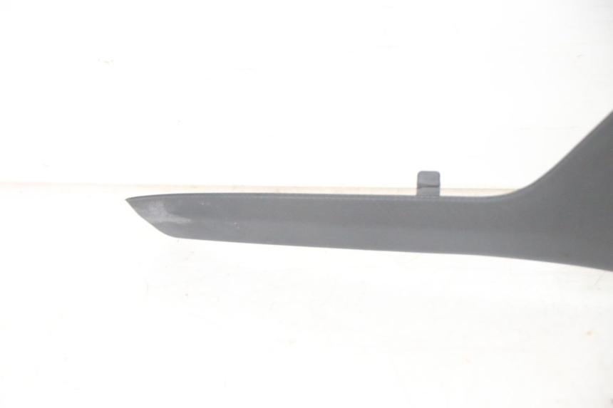 photo de UNTER SITZ VERKLEIDUNG LINKS PIAGGIO MP3 HPE 300 (2019 - 2026) - Gesamtansicht des Produkts