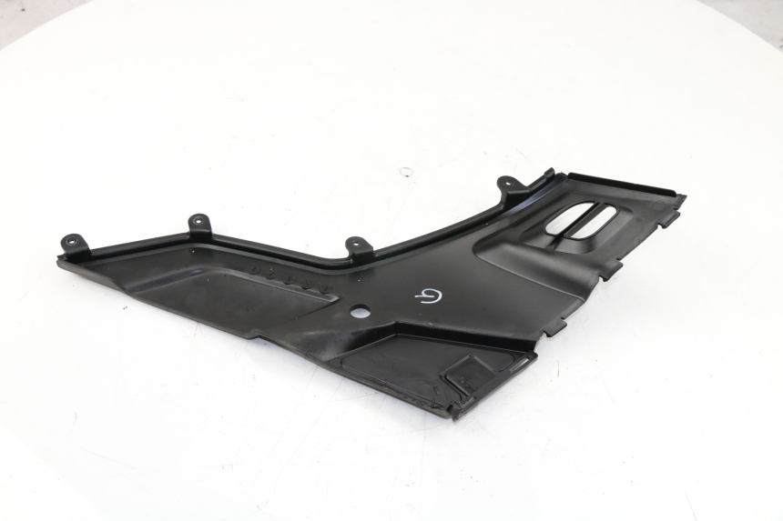 photo de UNTER SITZ VERKLEIDUNG LINKS KYMCO PEOPLE S 125 (2000 - 2008)