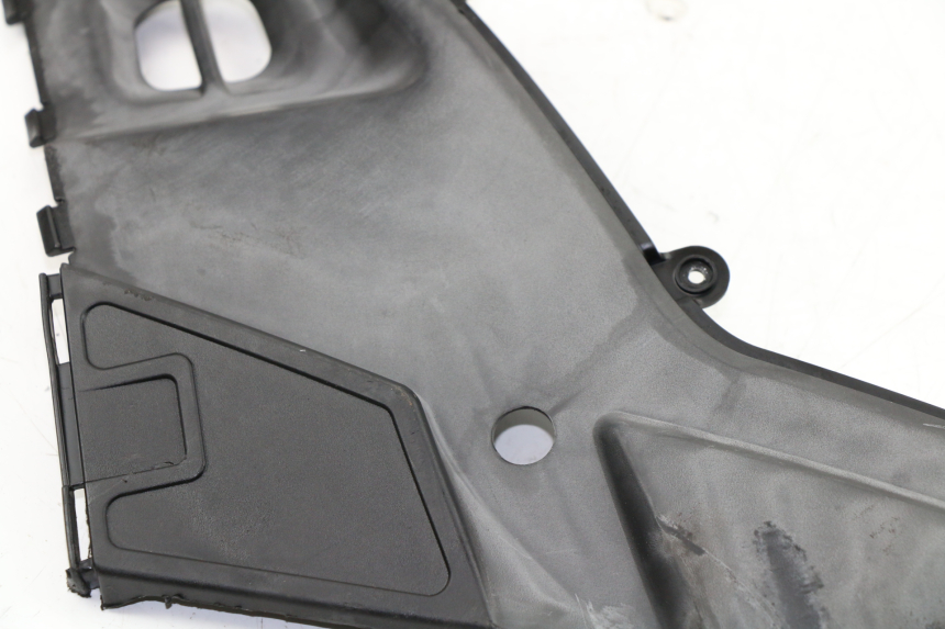 photo de UNTER SITZ VERKLEIDUNG LINKS KYMCO PEOPLE S 125 (2000 - 2008)