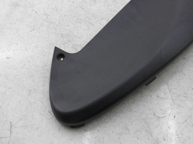 photo de UNTER SITZ VERKLEIDUNG LINKS PIAGGIO FLY 125 (2005 - 2012)
