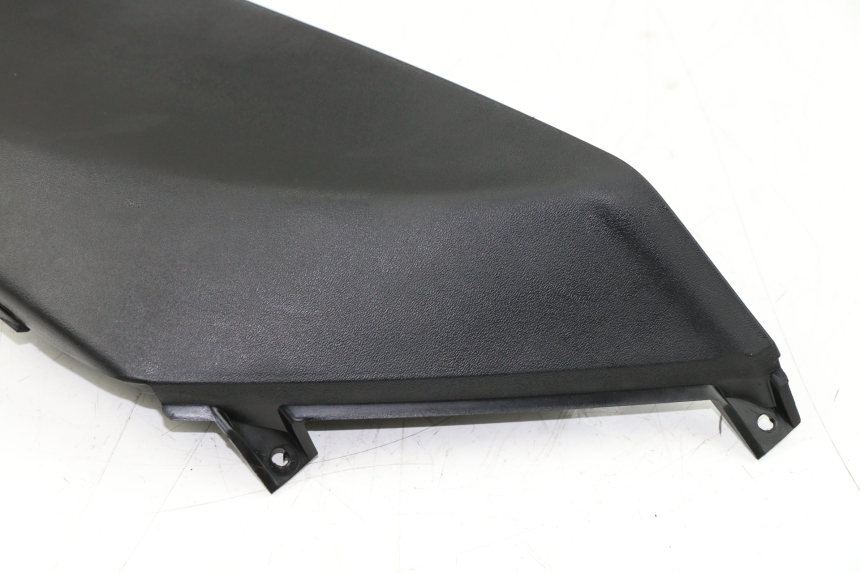photo de UNTER SITZ VERKLEIDUNG LINKS PIAGGIO FLY 2T 50 (2004 - 2017)