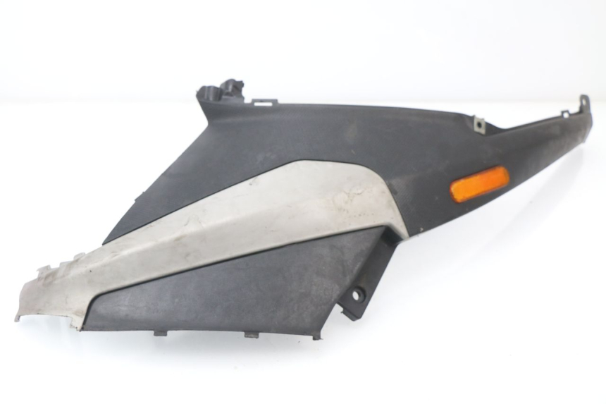 photo de UNTER SITZ VERKLEIDUNG LINKS PIAGGIO NRG 50 (2004 - 2017)