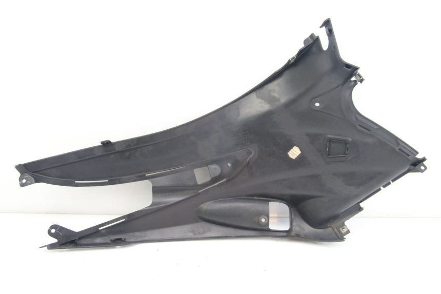photo de LINKS UNTER DEM LINKEN SITZ SUZUKI SIXTEEN 125 (2008 - 2010)