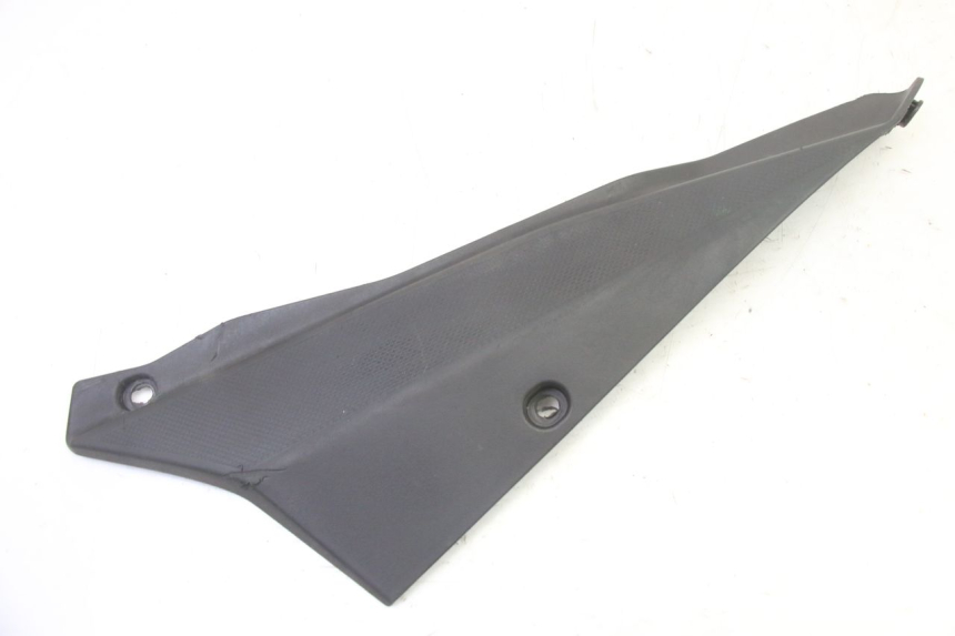 photo de UNTER SITZ VERKLEIDUNG LINKS GILERA SMT SUPERMOTARD 50 (2009 - 2017)