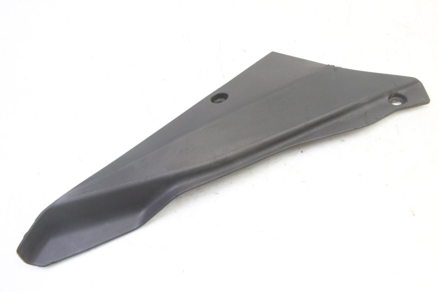 photo de UNTER SITZ VERKLEIDUNG LINKS GILERA SMT SUPERMOTARD 50 (2009 - 2017)